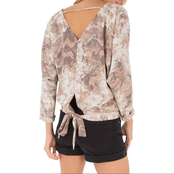 Black Swan mauve snake print dolman sleeve top with back tie XS EUC - Picture 2 of 11